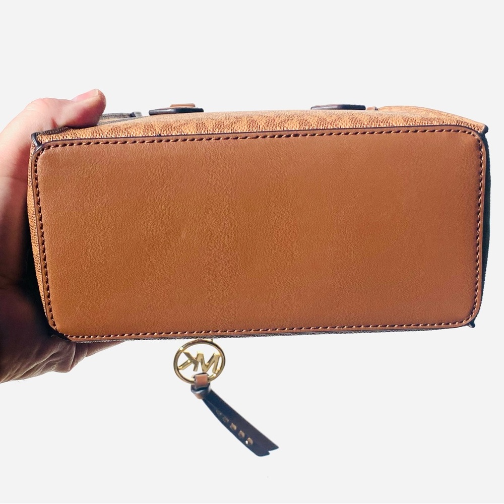 NWT MICHAEL KORS Kris Crossbody Monogram Satchel in Brown and Tan - Picture 10 of 10